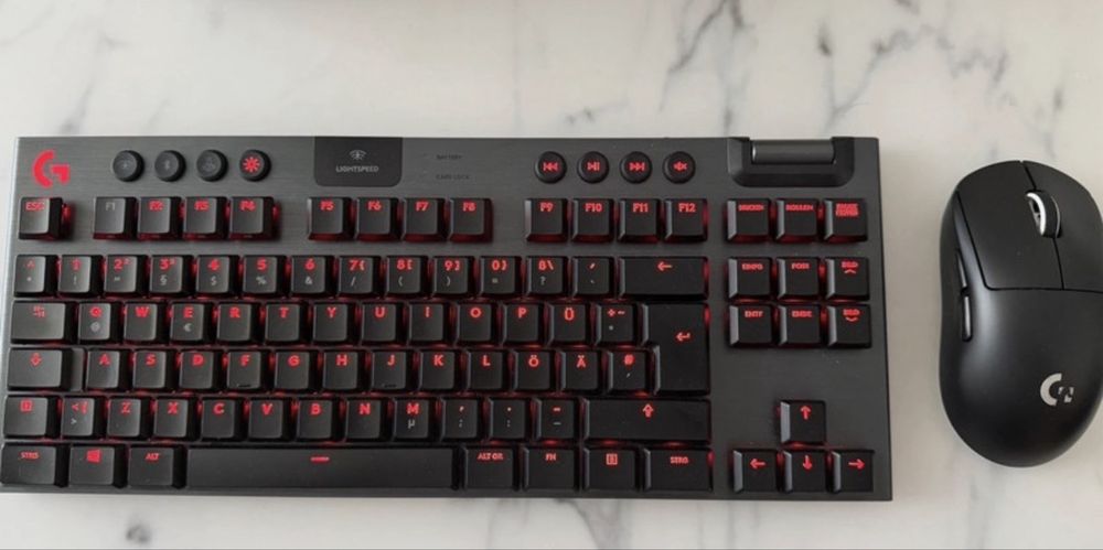 Logitech G915 X Lightspeed TKL + Mouse G Pro Superlight