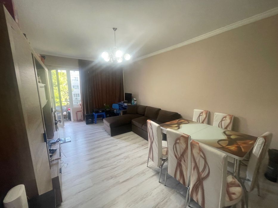 Продава се Тристаен апартамент в Плевен, Сторгозия - 75 кв.м за 1500 €/кв.м - Снимка #1