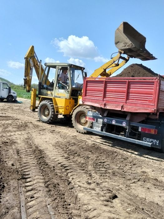 Pamant de gazon. Gradina florii pomii mranita pământ vegetal