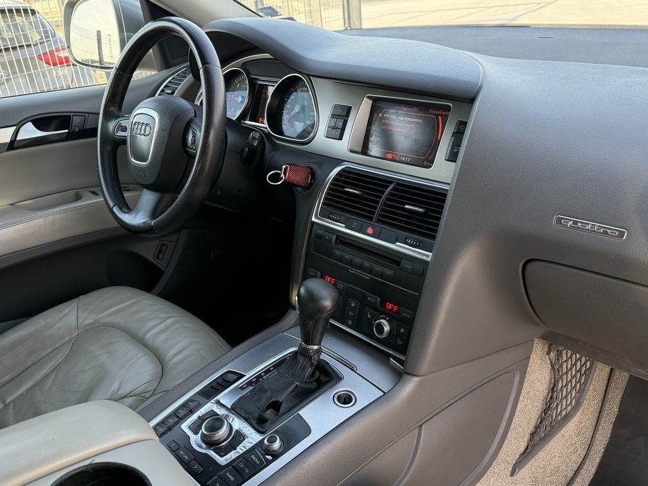 Audi Q7 3.0TDI* 2008г* Топ Състояние* 247.000КМ* Сервизна*