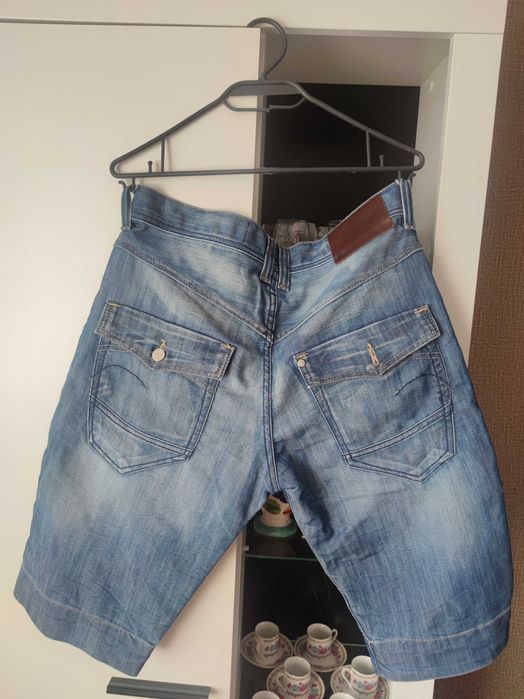 Къси мъжки дънки