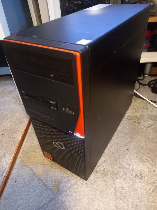 Unitate i7-4770 cpu 3.40ghz 3.40 ghz , ram 8gb ddr 3 , hdd 1 tb .