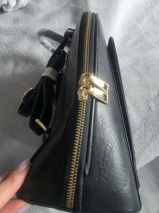 Дамска раница черна