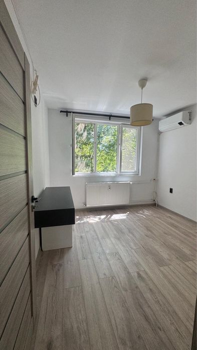 Apartament 3 camere 450 m metrou