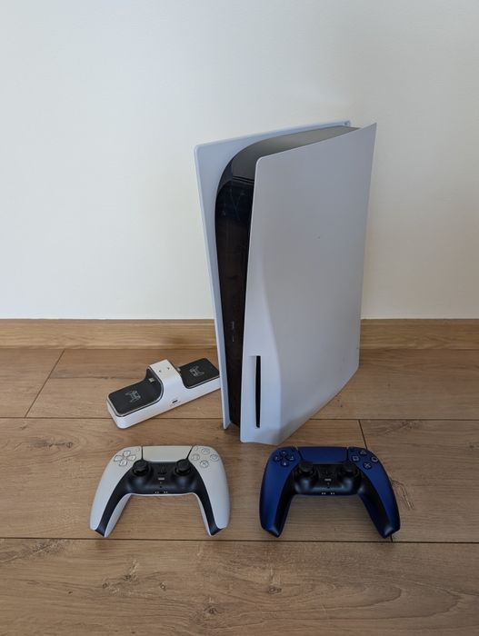 Sony PS5 Disk 1TB + 2 manete
