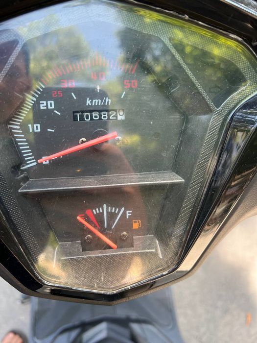 Skuter Mustang sotiladi SROCHNA!