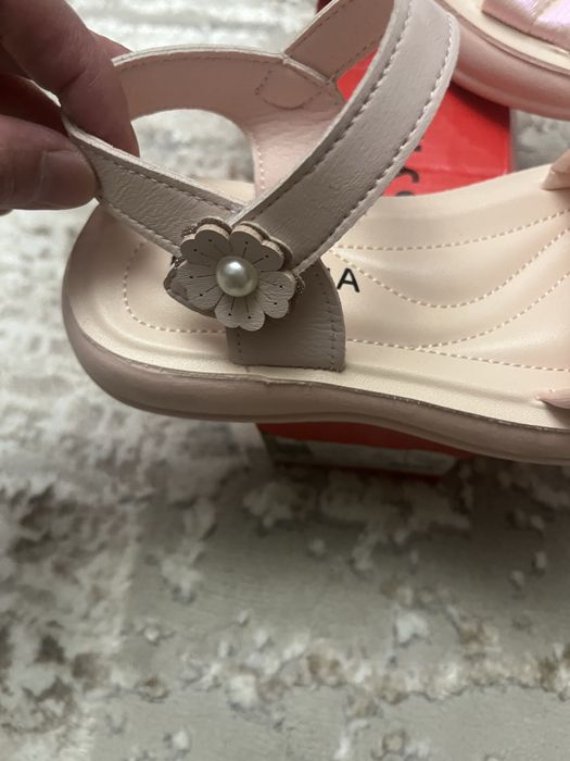 Продам сандали для девочек !