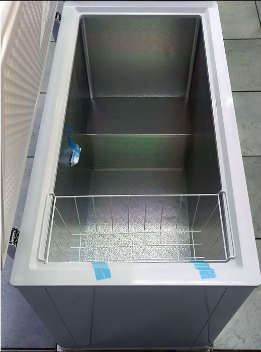 Морозильник 370 литров.