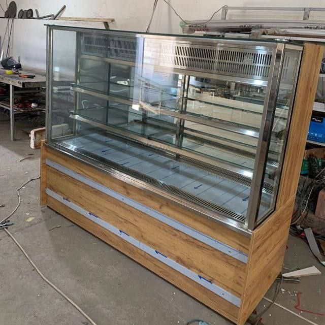 Торт ва ширинликлар учун витрина