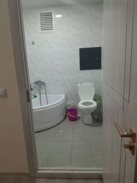 2 xona 56 kv srochna sotiladi. Samarqand Qorasuv