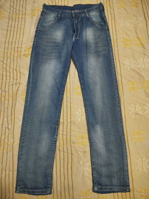 Продаю  отличные новые джинсы размер 29 звоните смело