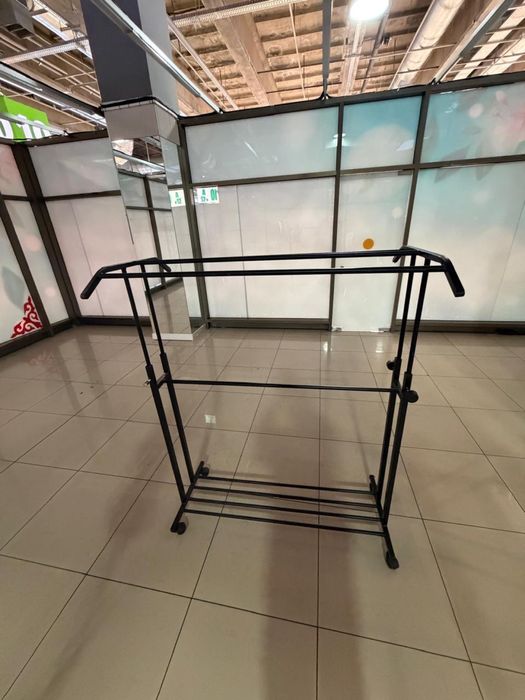 Рейлы. Стелажи для одежды.