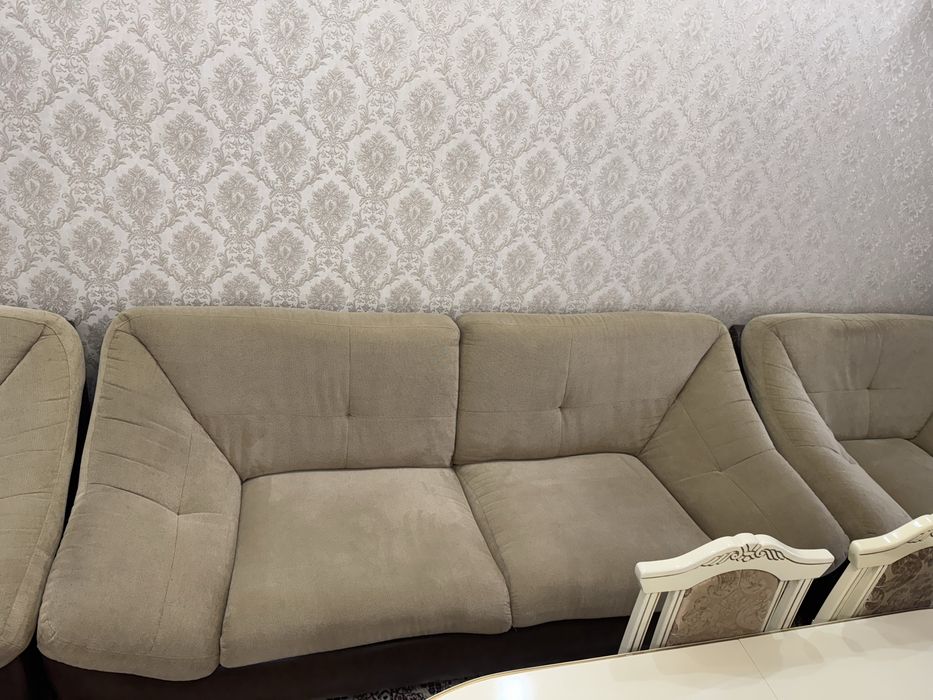 Мягкий уголок в гостиную Срочно!