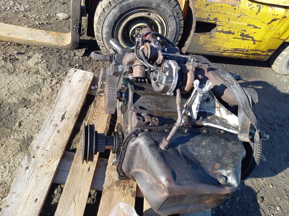 Двигател за Транзит 2.5tdi !