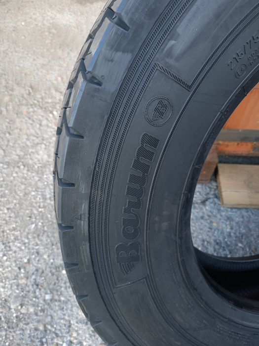 Гуми за камиони автобуси