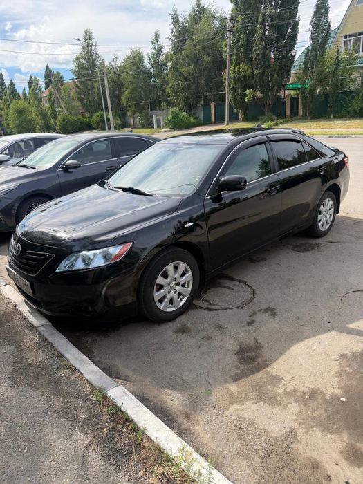 Срочно продается Toyota Camry!