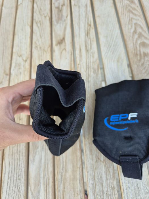 Наглезени nike  epf