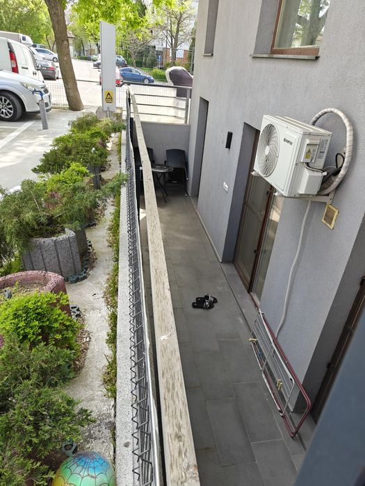 Apartament 2 camere, modern, loc de parcare privat, Craiovita noua.