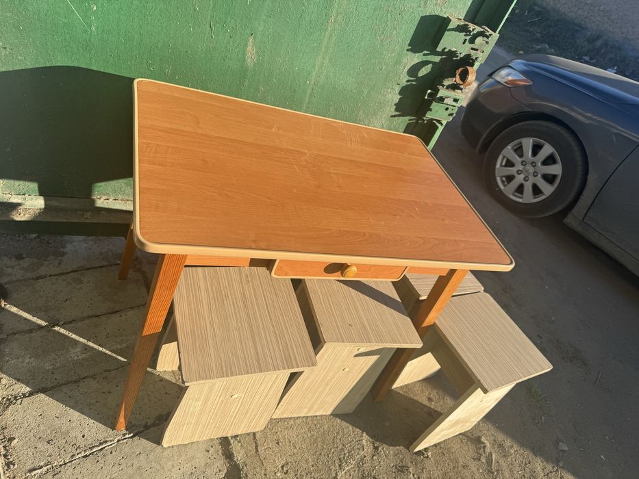 Стол  продам кухоный