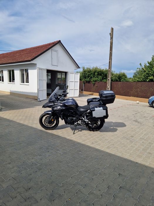 Vând Benelli trk 502x