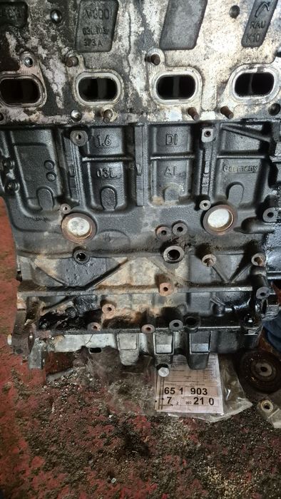 Vând bloc motor 1.6 tdi CAY