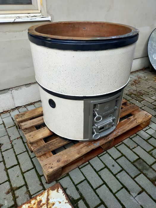 Sobă cu ceaun de cupru