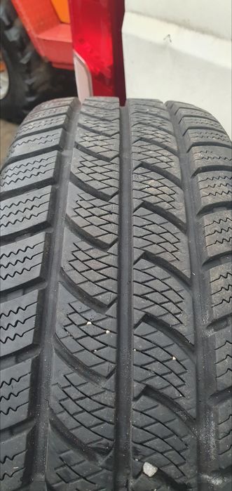 Vand cauciucuri iarna 215 70 15 C , 195 75 16 C , 185 r14 C