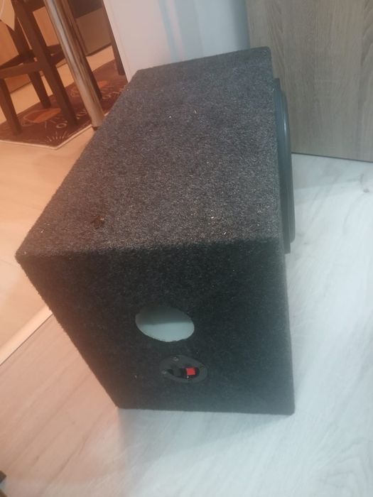 Spre vânzare! Un Subwoofer bass!