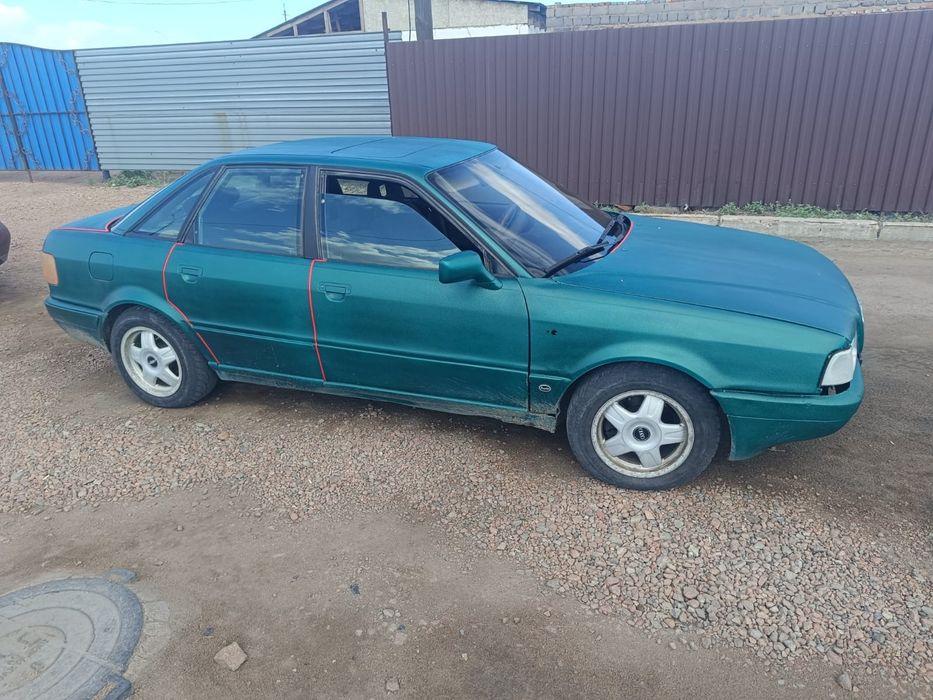 Продаю машину Ауди 80 б 4