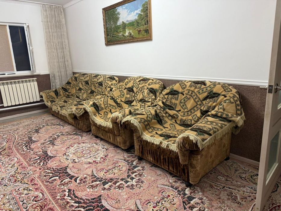 Продам диван с креслами