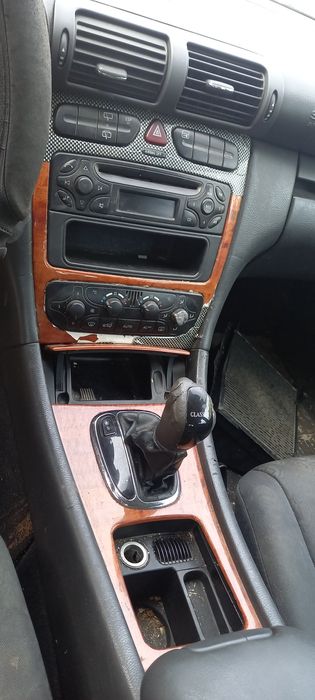 Mercedes C-Class W203 220 CDI на части