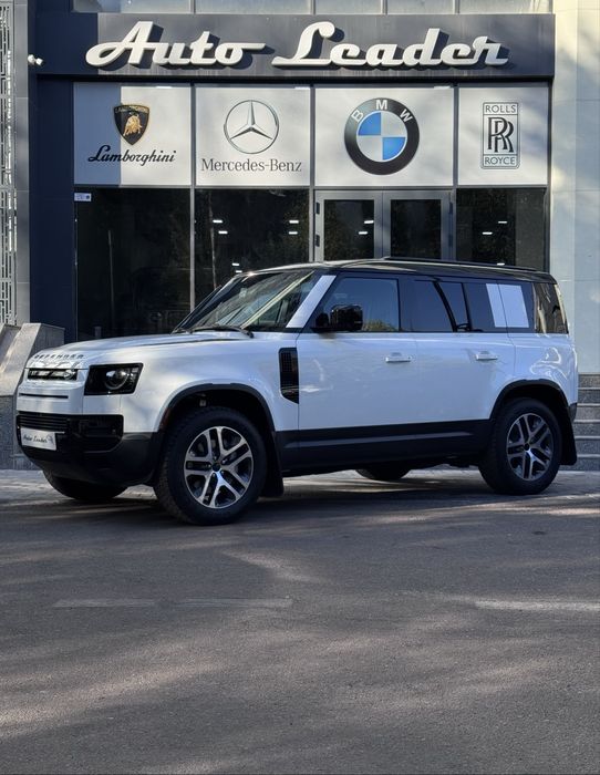 Land Rover Defender P300 4x4