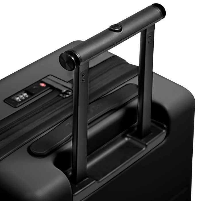 Чемодан американского бренда Traveler’s Choice