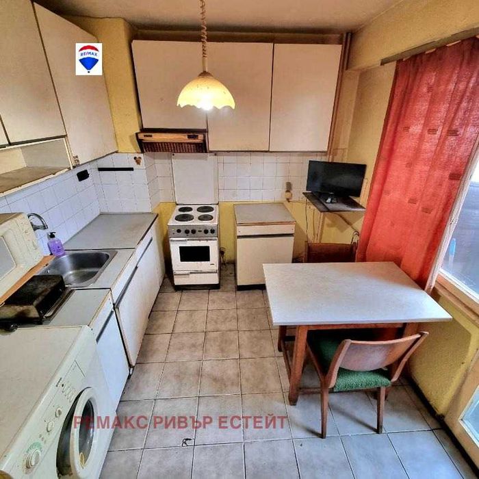 Продава се Тристаен апартамент в Русе, Здравец Север 2 - 80 кв.м за 1094 €/кв.м - Снимка #8