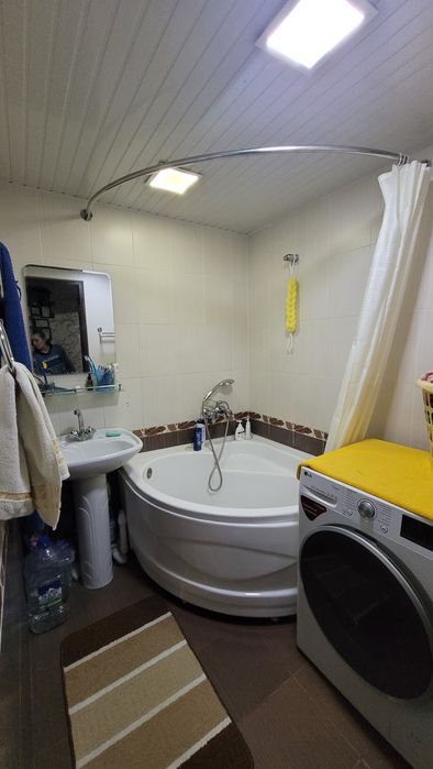 Продаю 4х комнатную квартиру на Карасу 1