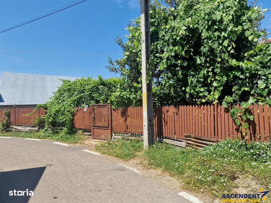 Casa traditionala, cu 2.000mp teren roditor, Izvoarele, Prahova