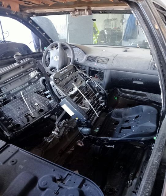 Piese Volkswagen VW Golf 2001 1.4 MT (75 hp)