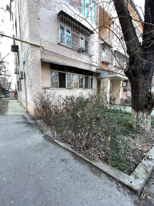 Продается 3 комнатная квартира Ц-13  1,5 линии от дороги