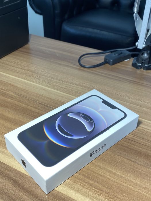 iPhone 16e• 128 GB • Black