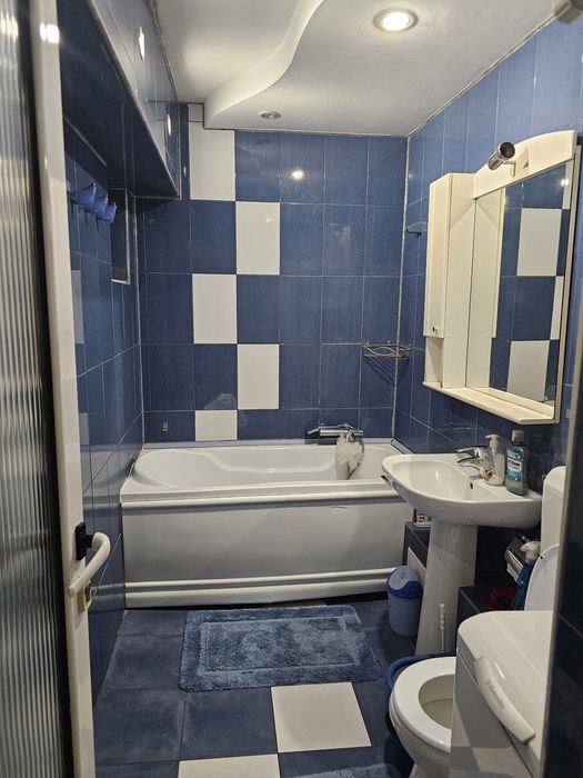 Inchiriez apartament vizavi hotel Decebal