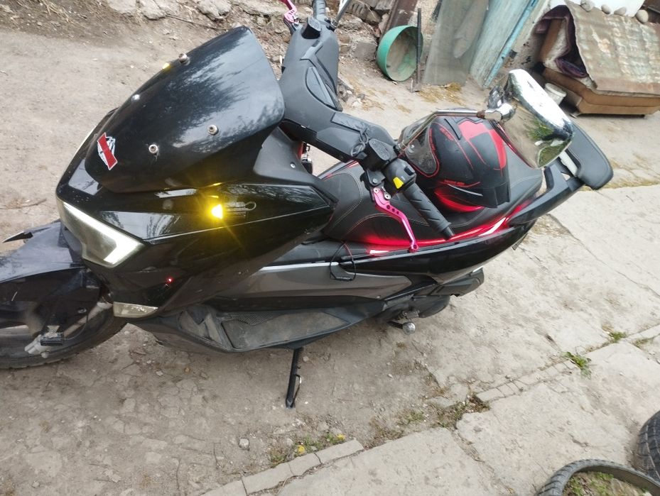 Продам мопед N Max 175куб