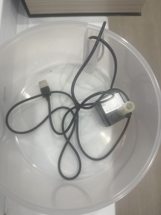 Поилка для кошек