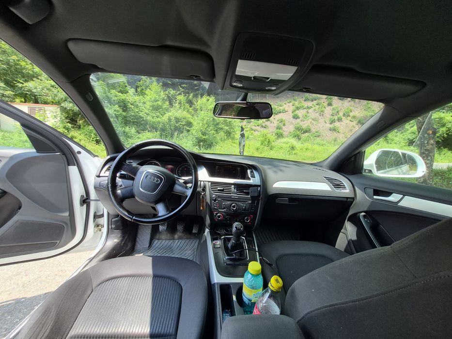 Vând audi a4 b8 motor 2,0 tdi