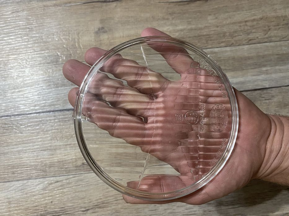 Стекло   фары Hela на бмв е 34