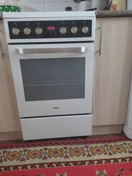 Продам электро.плиту