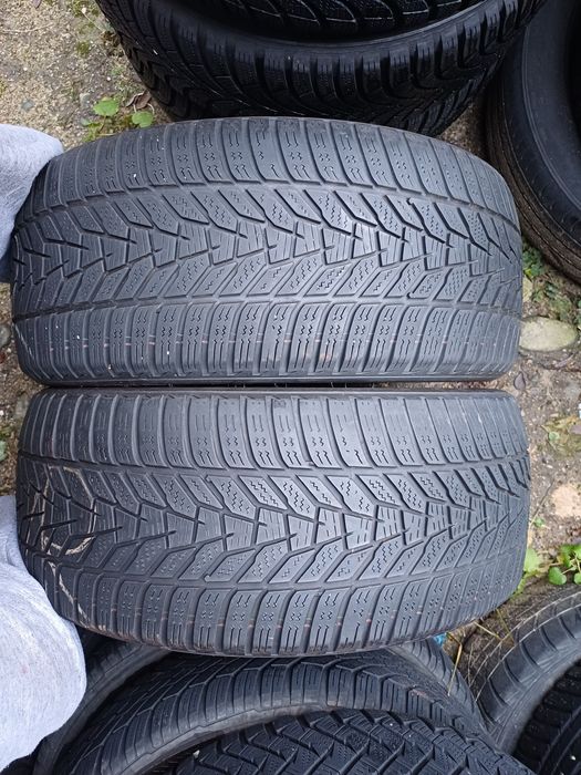 Vând 2 anvelope de iarna 225 40 r18 HANKOOK foarte bune din 2021