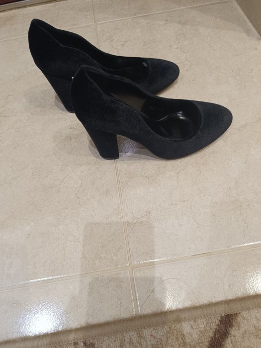 Елегантни дамски обувки