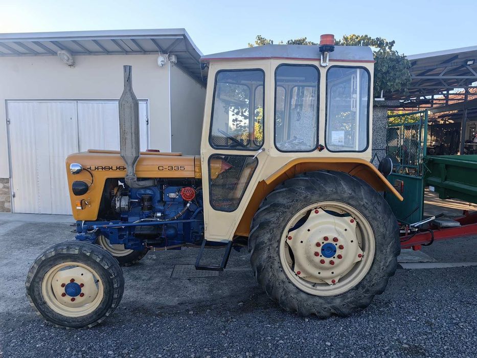 Продавам трактор Ursus c335