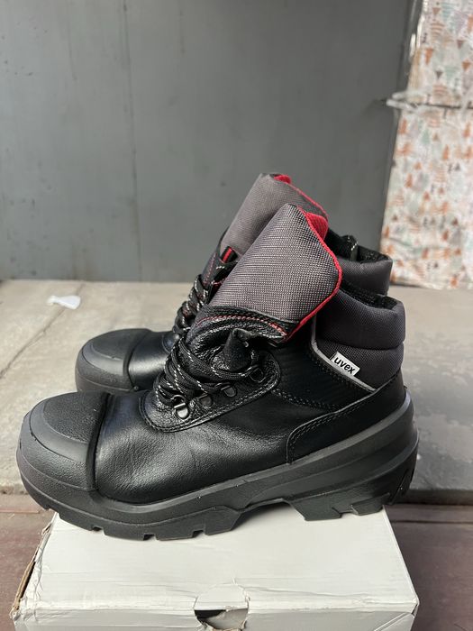 Vand bocanci protectie Uvex marimea 44