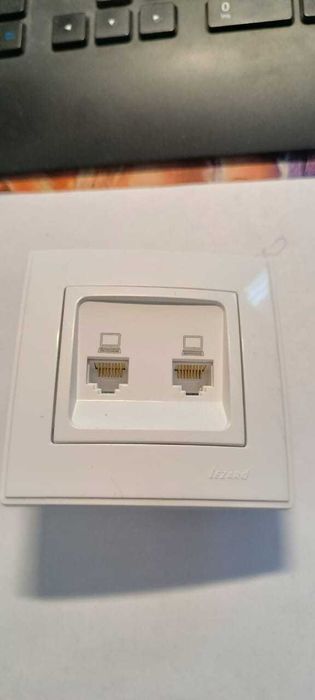 Компьютерная розетка Lezard